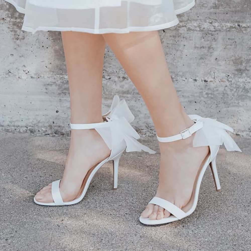 Lulus White Bow Heels 7 Gem